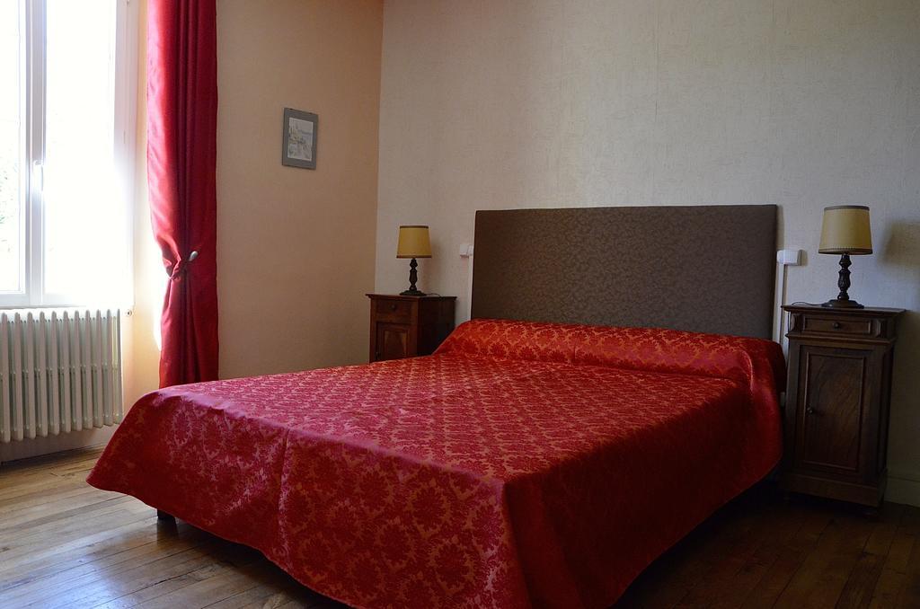 Le Vieux Noyer Bed & Breakfast Saint-Maurice-de-Tavernole Room photo